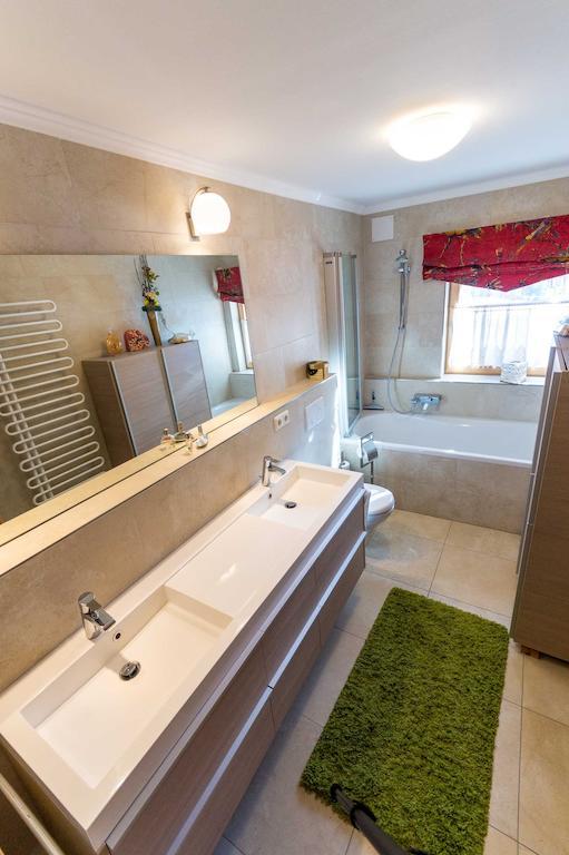 Ferienwohnung Reitgestuet Waldeck ザールフェルデン・アム・シュタイナーネン・メアー 部屋 写真