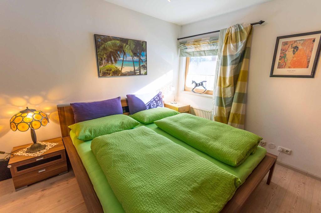 Ferienwohnung Reitgestuet Waldeck ザールフェルデン・アム・シュタイナーネン・メアー エクステリア 写真