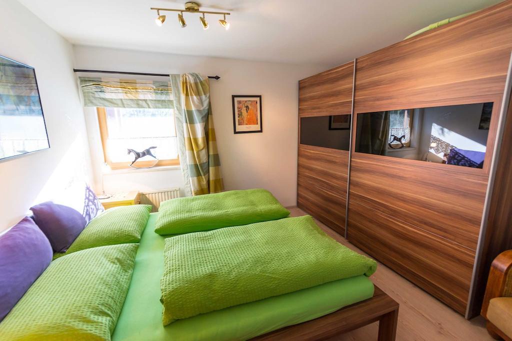 Ferienwohnung Reitgestuet Waldeck ザールフェルデン・アム・シュタイナーネン・メアー エクステリア 写真